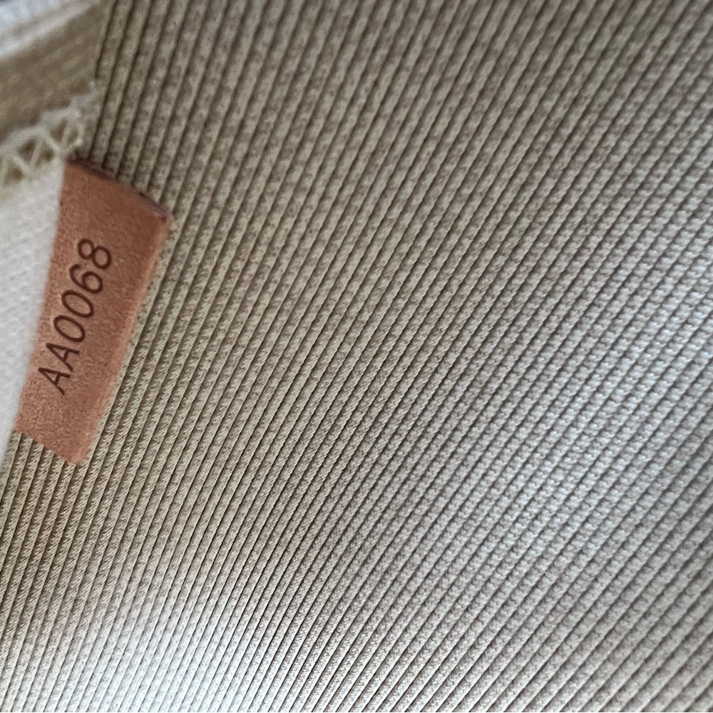 Louis Vuitton soft travel bag LARGE - Picture 14 of 16
